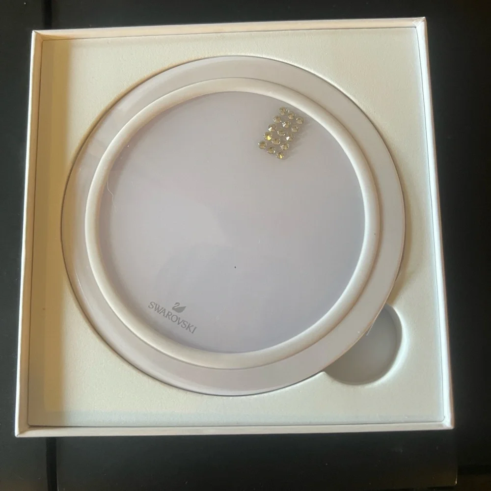 Samsung White Wireless Charger with Swarovski Crystals